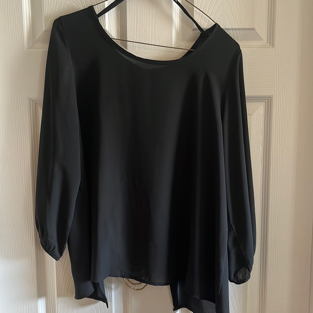 Black blouse fancy back with chain decoration